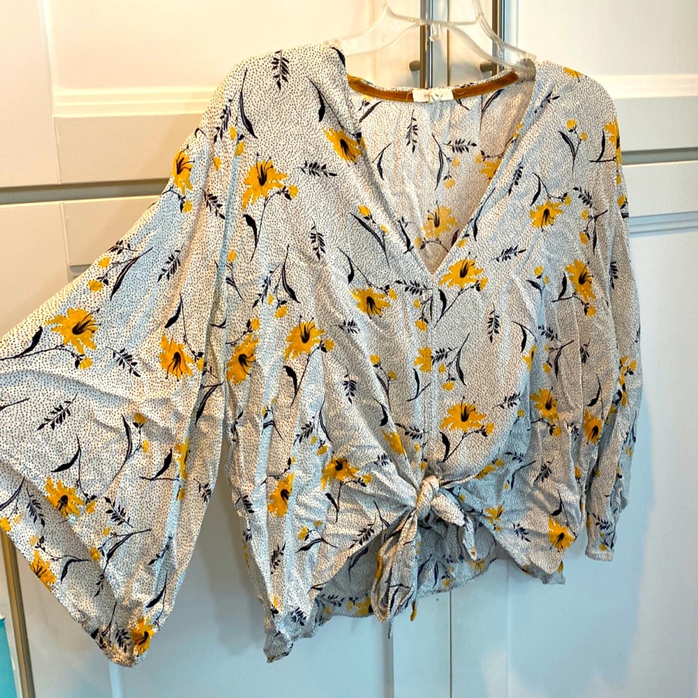 Maurices Floral Tie Waisted Crop Top